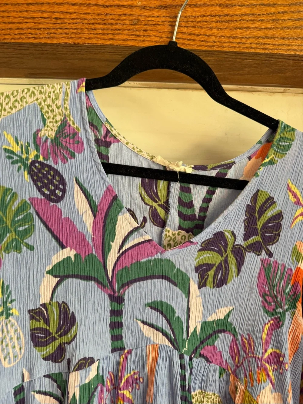 easel relaxed casual